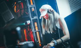 photo-1496307042754-b4aa456c4a2d